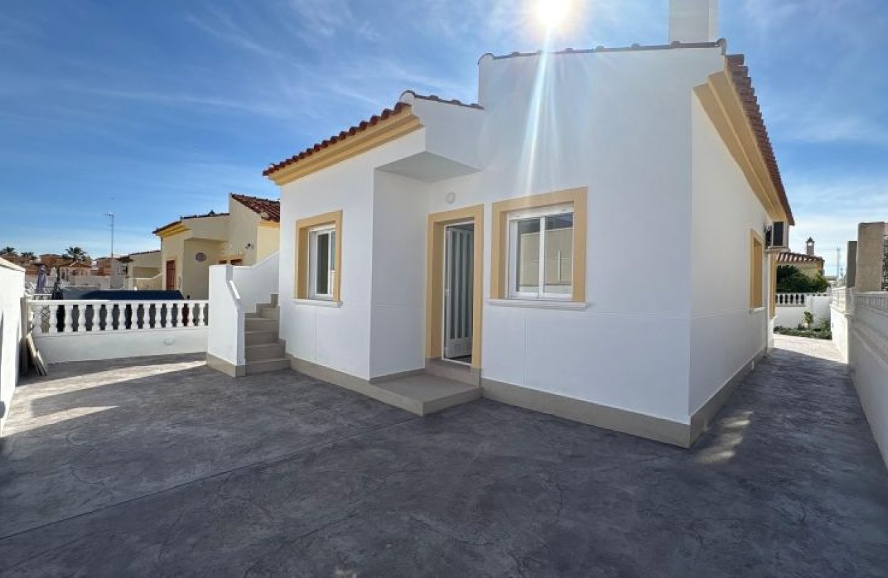 Resale - Villa - Algorfa