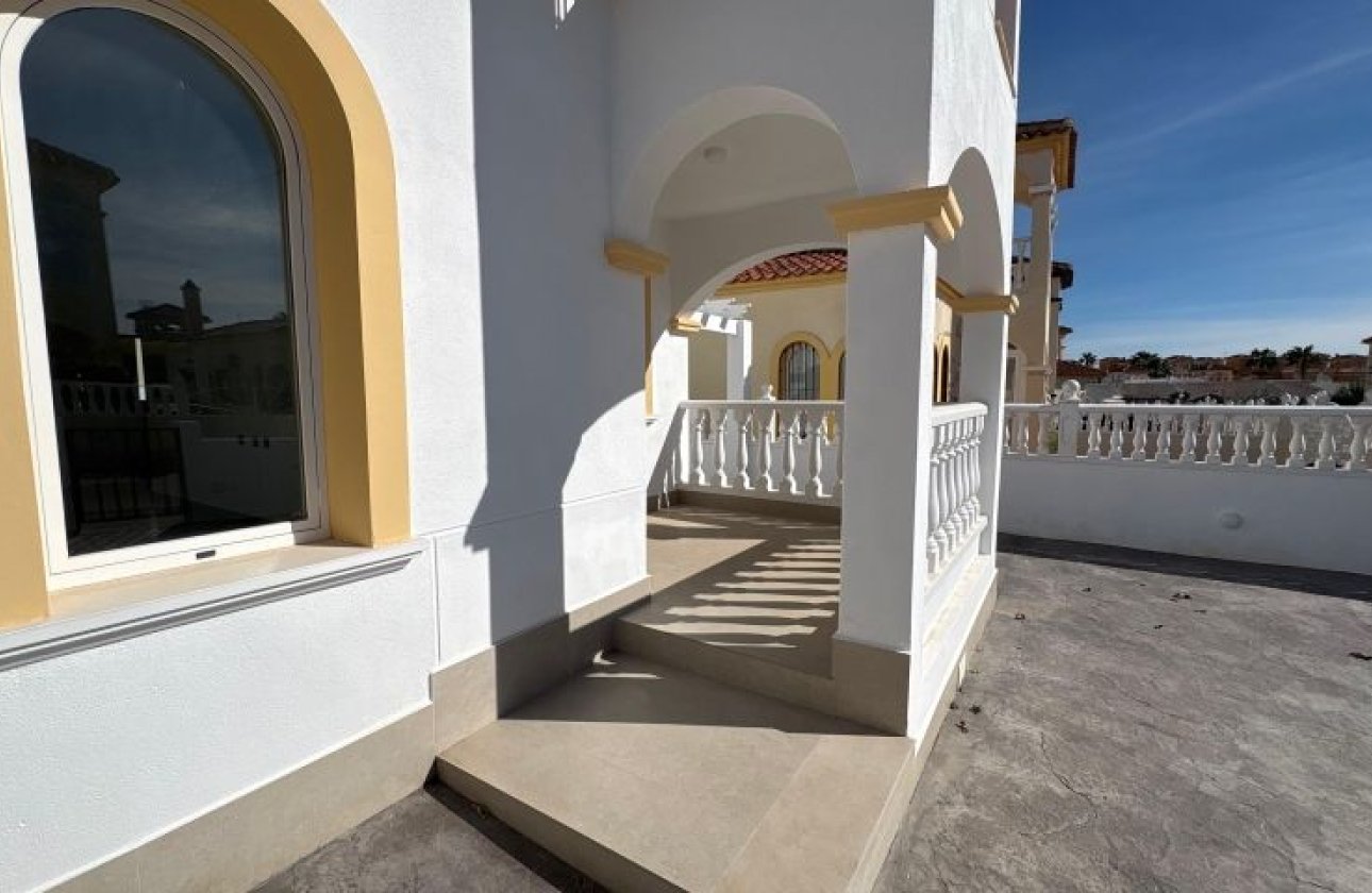 Resale - Villa - Algorfa