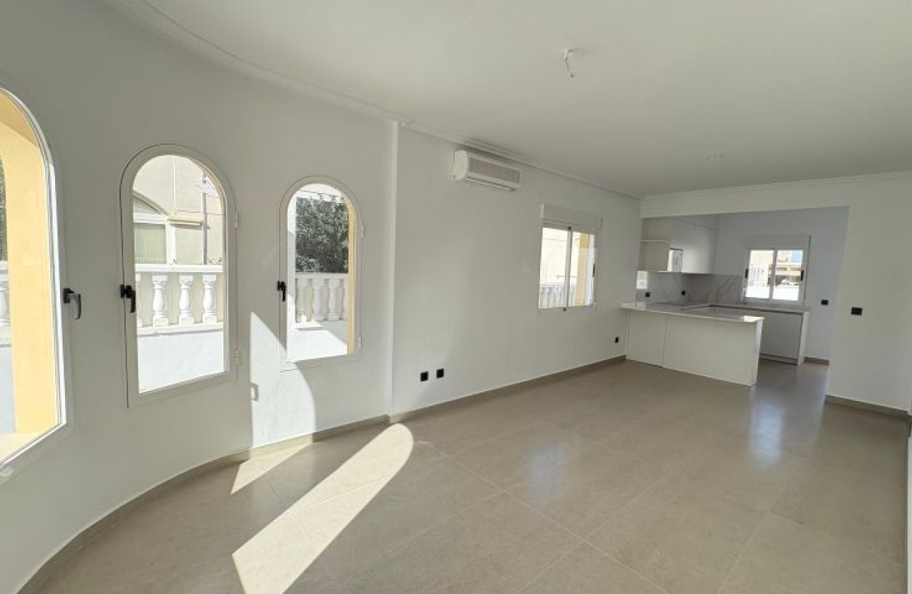 Resale - Villa - Algorfa