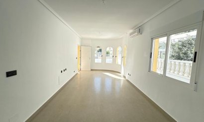 Resale - Villa - Algorfa