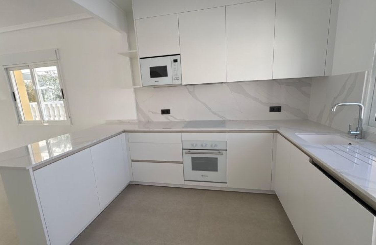 Resale - Villa - Algorfa