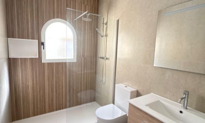 Resale - Villa - Algorfa