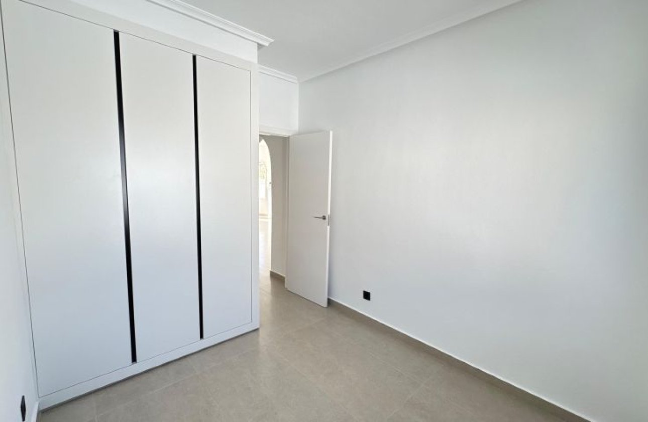 Resale - Villa - Algorfa