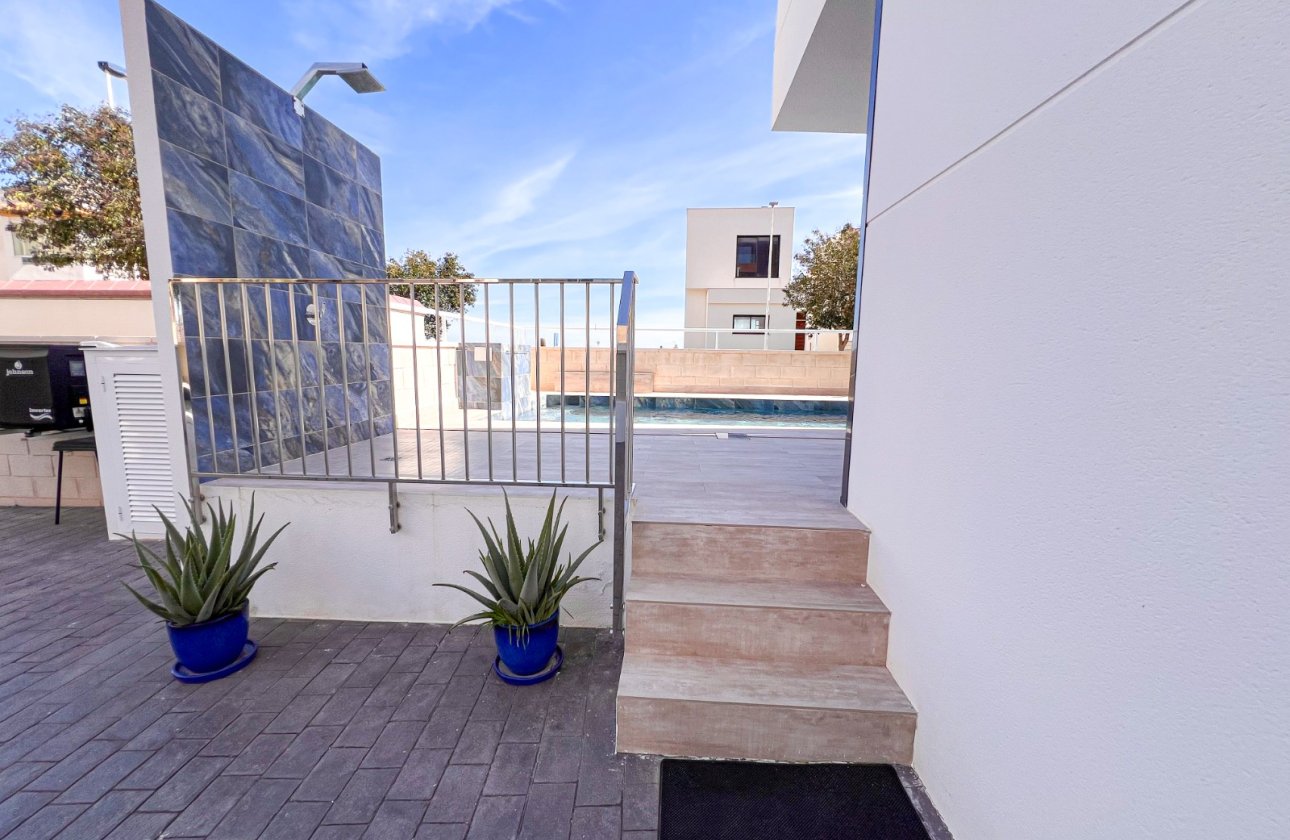 Resale - Apartment / flat - Guardamar del Segura - Urbanizaciones