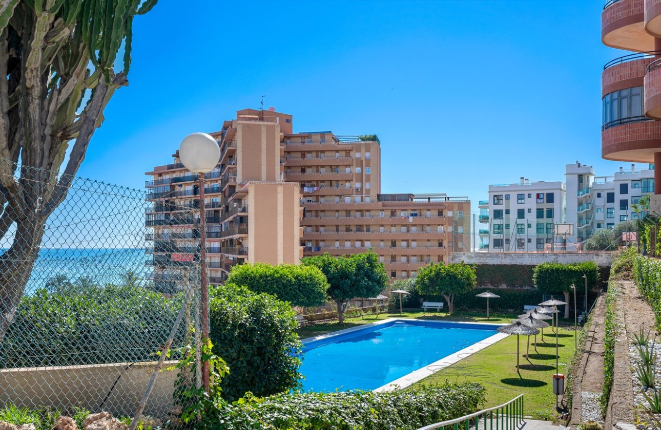 Reventa - Apartamento / piso - Arenales del Sol - Segunda linea playa