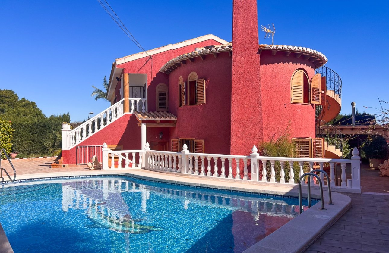 Resale - Villa - Torrevieja