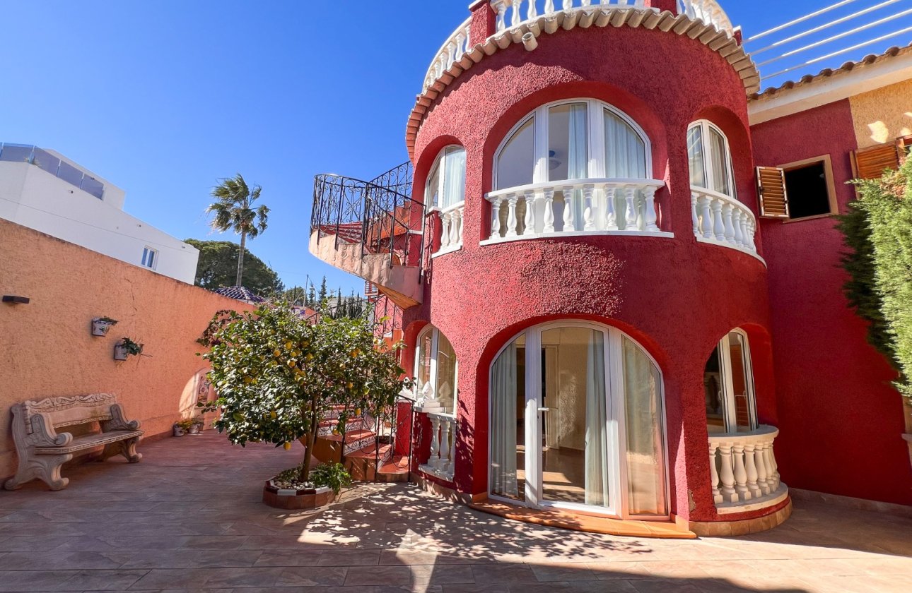 Resale - Villa - Torrevieja