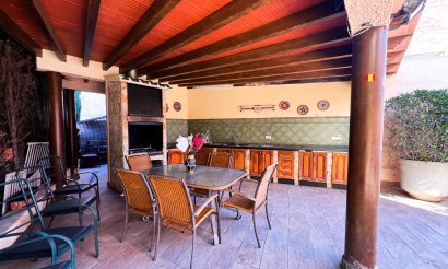 Resale - Villa - Torrevieja