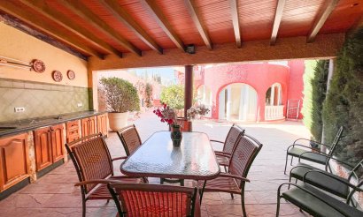 Resale - Villa - Torrevieja