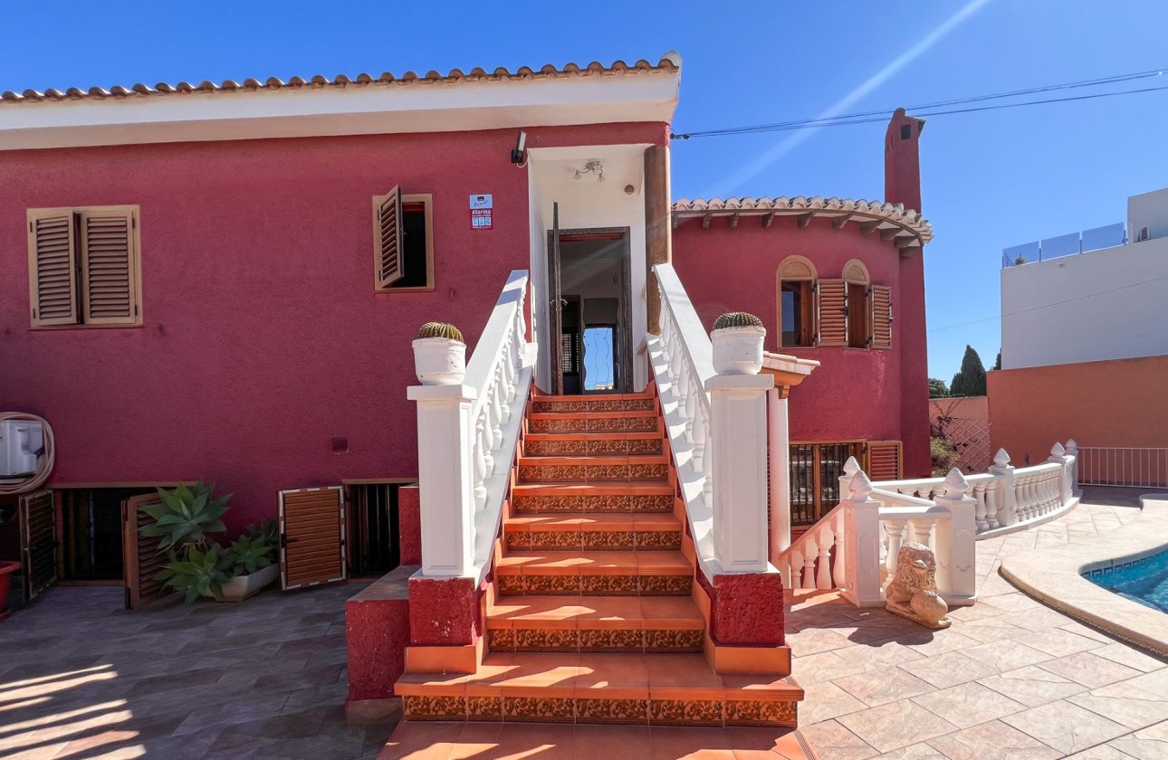 Resale - Villa - Torrevieja