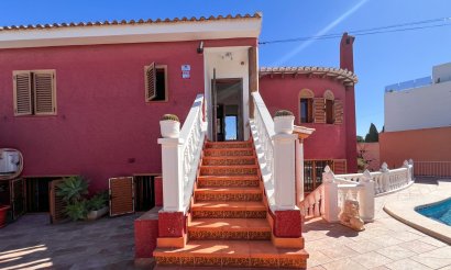 Resale - Villa - Torrevieja