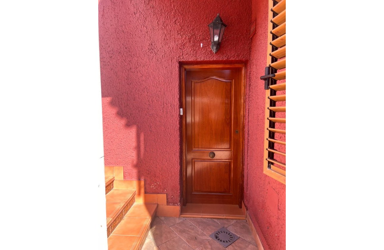 Resale - Villa - Torrevieja