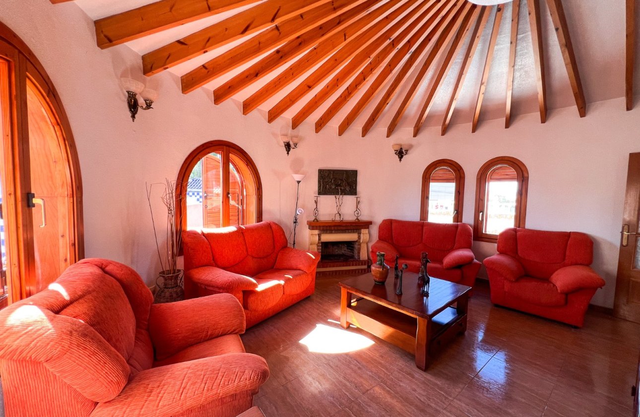 Resale - Villa - Torrevieja