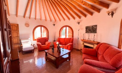 Resale - Villa - Torrevieja