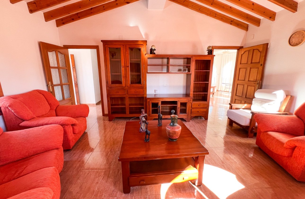 Resale - Villa - Torrevieja