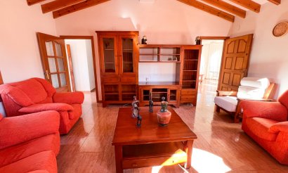 Resale - Villa - Torrevieja