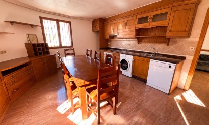 Resale - Villa - Torrevieja