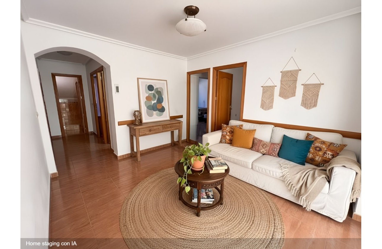 Resale - Villa - Torrevieja