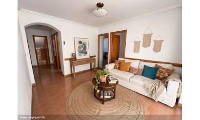 Resale - Villa - Torrevieja