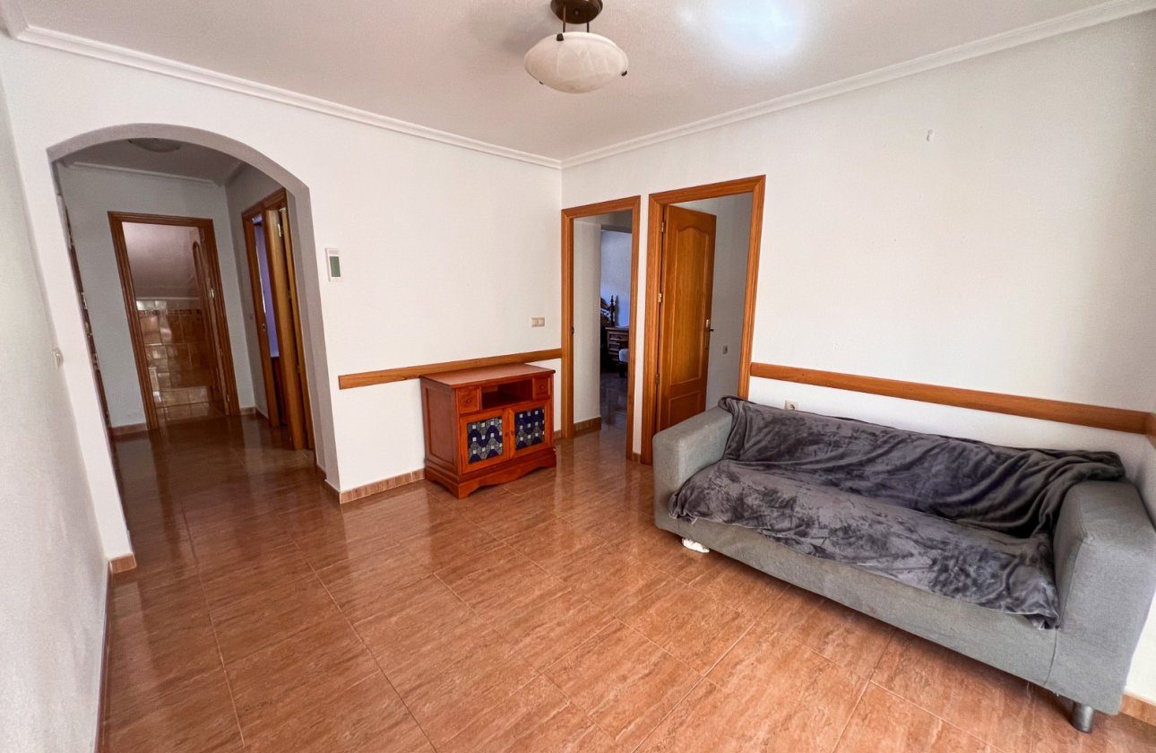 Resale - Villa - Torrevieja