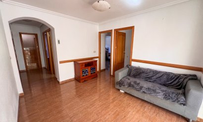 Resale - Villa - Torrevieja