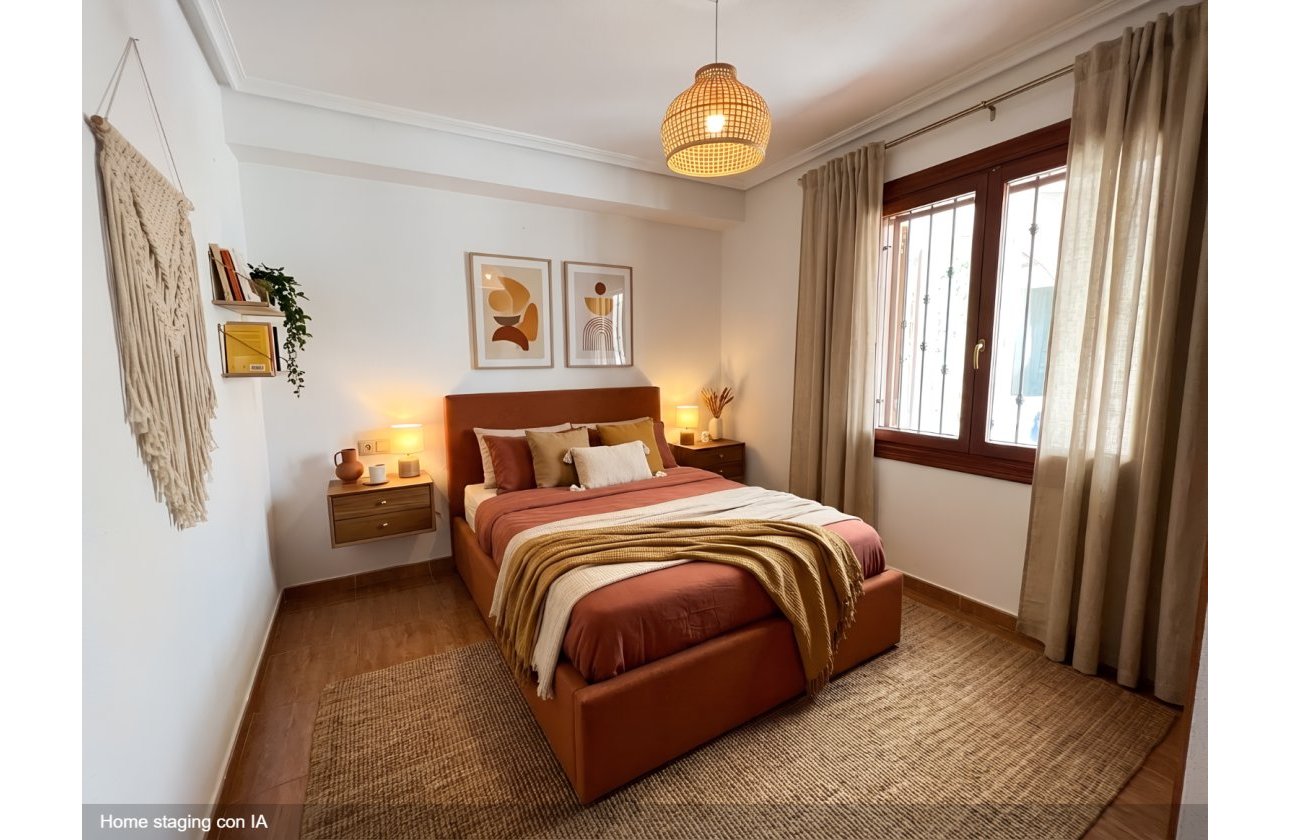 Resale - Villa - Torrevieja