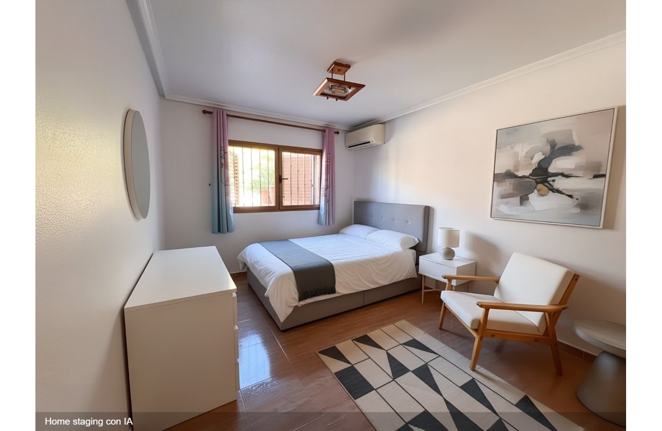 Resale - Villa - Torrevieja