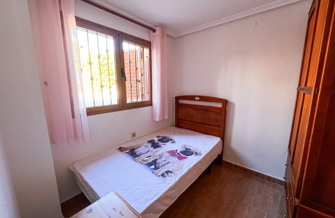 Resale - Villa - Torrevieja