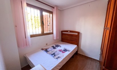 Resale - Villa - Torrevieja