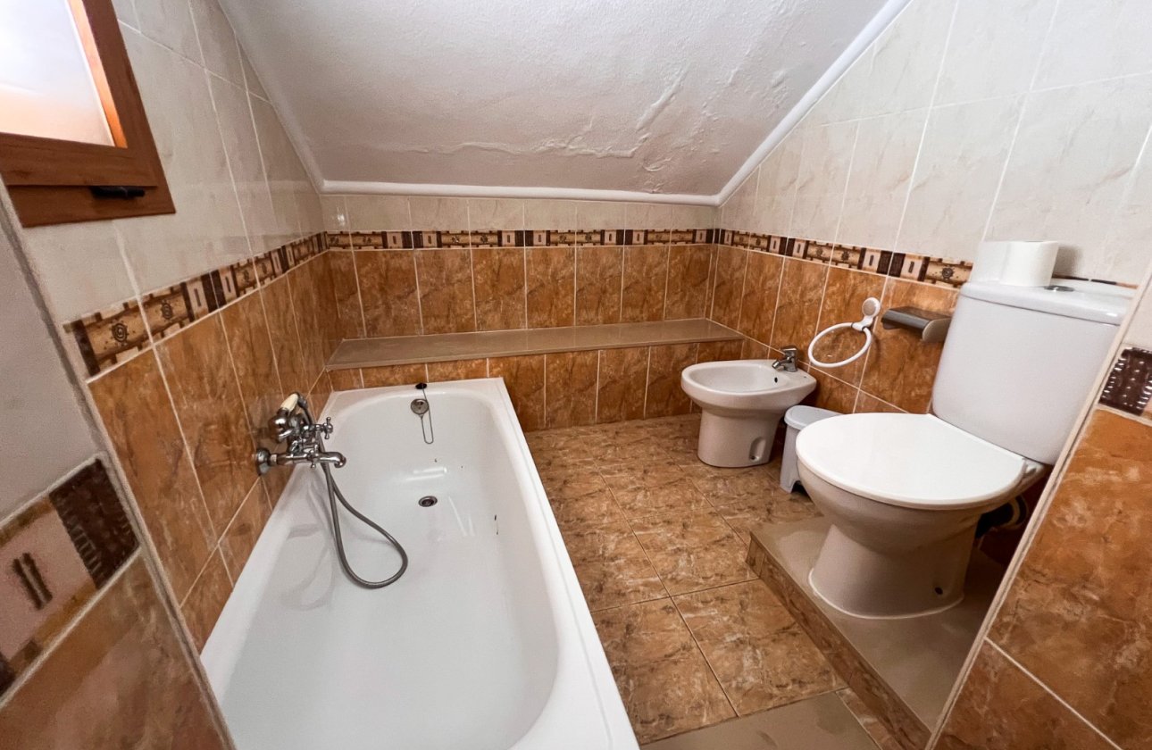 Resale - Villa - Torrevieja