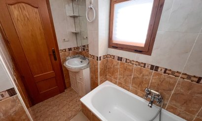 Resale - Villa - Torrevieja