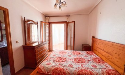 Resale - Villa - Torrevieja