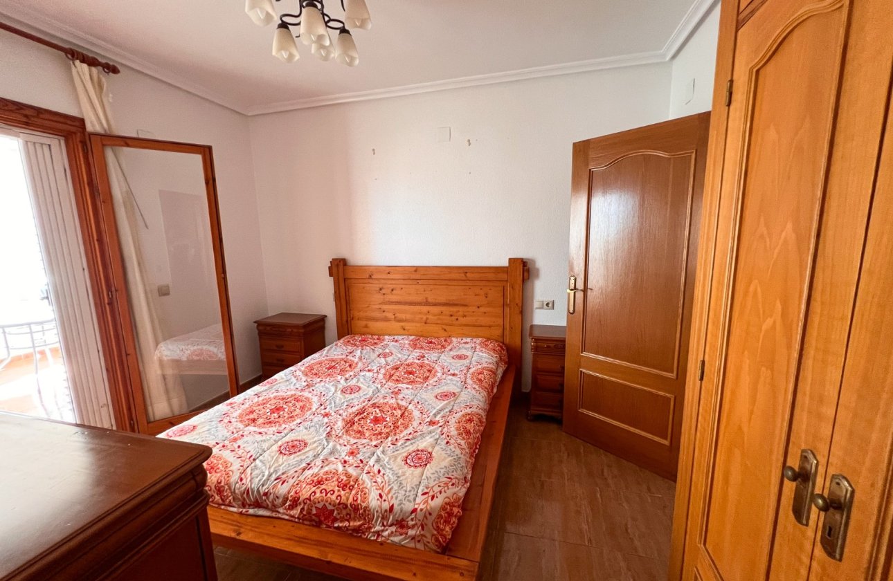 Resale - Villa - Torrevieja