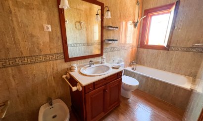 Resale - Villa - Torrevieja