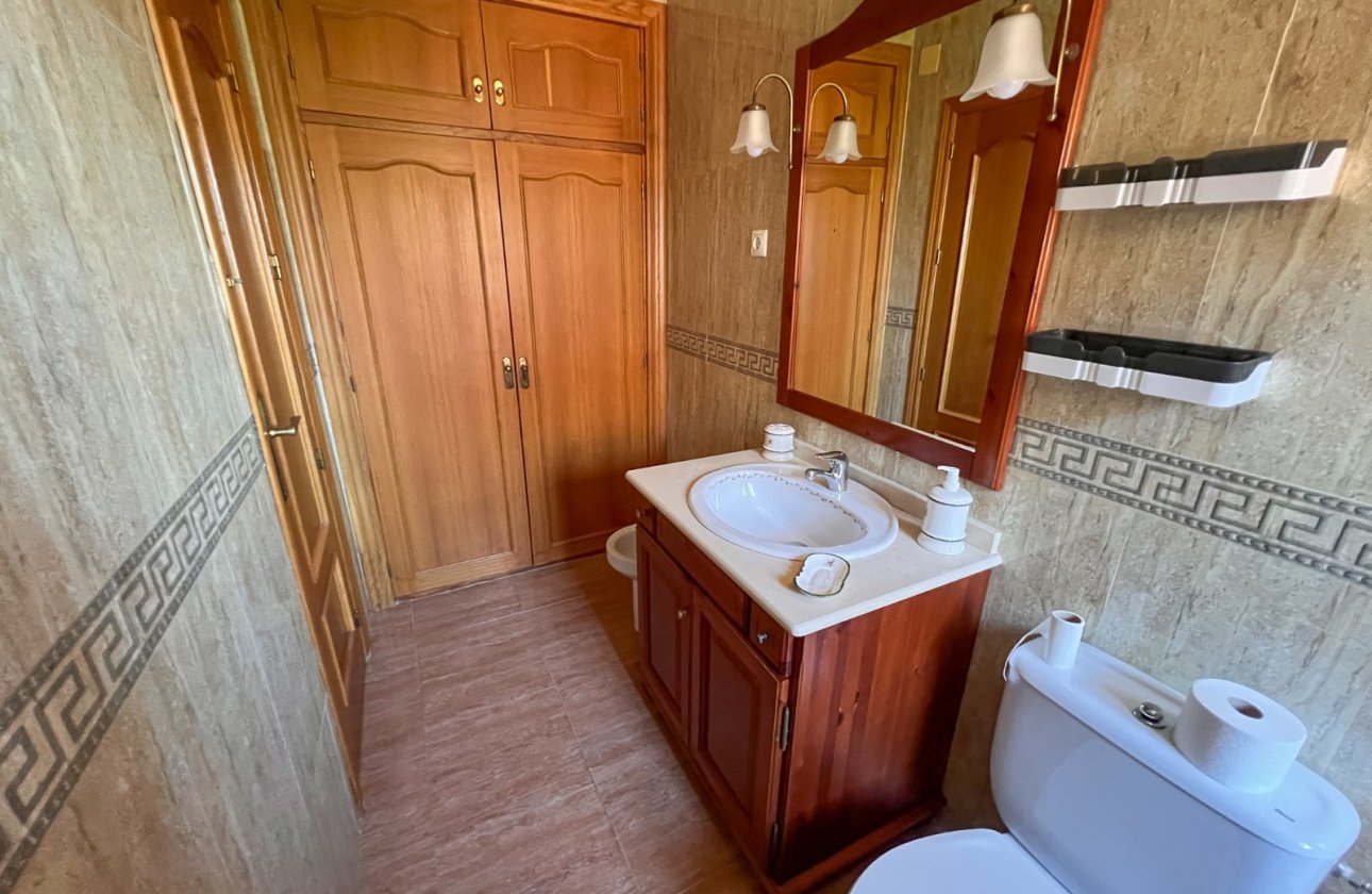 Resale - Villa - Torrevieja