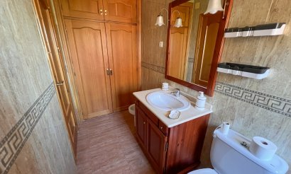 Resale - Villa - Torrevieja