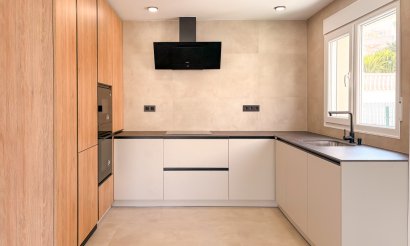 Reventa - Villa / Semi detached - El Campello - Pueblo Acantilado - Venta Lanuza