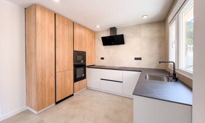 Reventa - Villa / Semi detached - El Campello - Pueblo Acantilado - Venta Lanuza