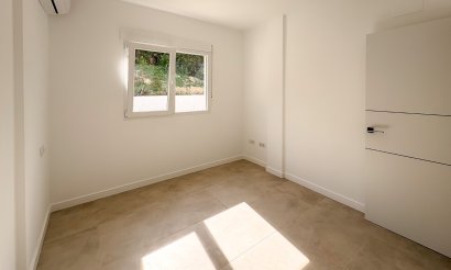 Reventa - Villa / Semi detached - El Campello - Pueblo Acantilado - Venta Lanuza