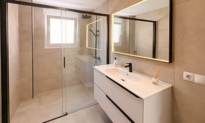 Reventa - Villa / Semi detached - El Campello - Pueblo Acantilado - Venta Lanuza