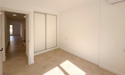 Reventa - Villa / Semi detached - El Campello - Pueblo Acantilado - Venta Lanuza