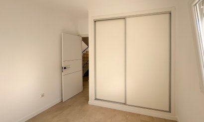 Reventa - Villa / Semi detached - El Campello - Pueblo Acantilado - Venta Lanuza