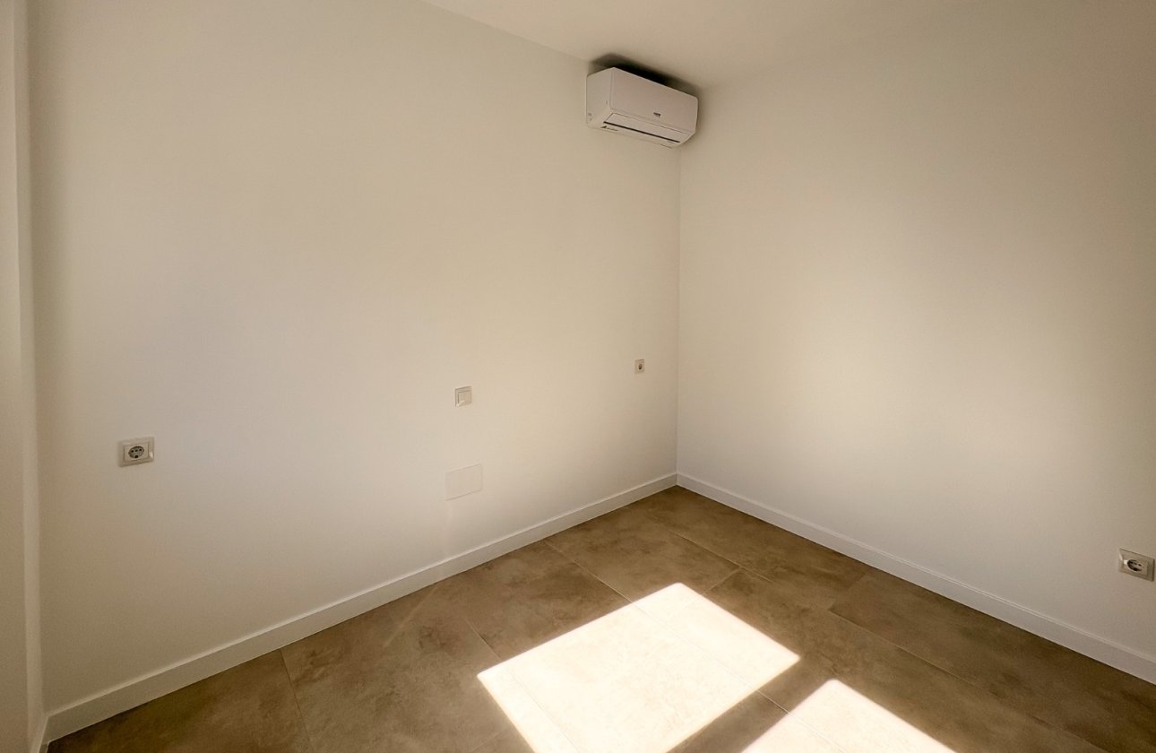 Reventa - Villa / Semi detached - El Campello - Pueblo Acantilado - Venta Lanuza