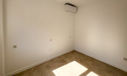 Reventa - Villa / Semi detached - El Campello - Pueblo Acantilado - Venta Lanuza