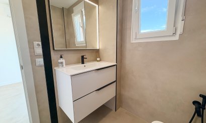 Reventa - Villa / Semi detached - El Campello - Pueblo Acantilado - Venta Lanuza