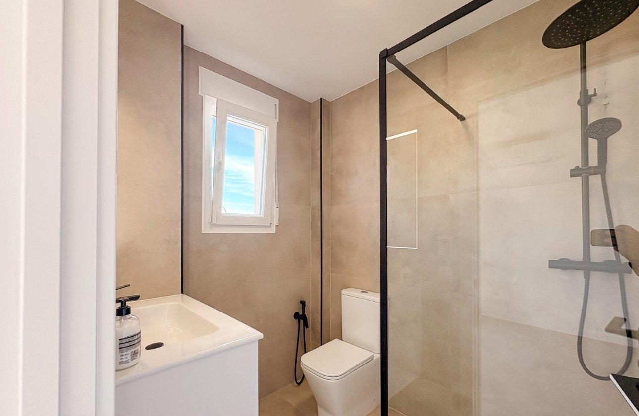 Reventa - Villa / Semi detached - El Campello - Pueblo Acantilado - Venta Lanuza