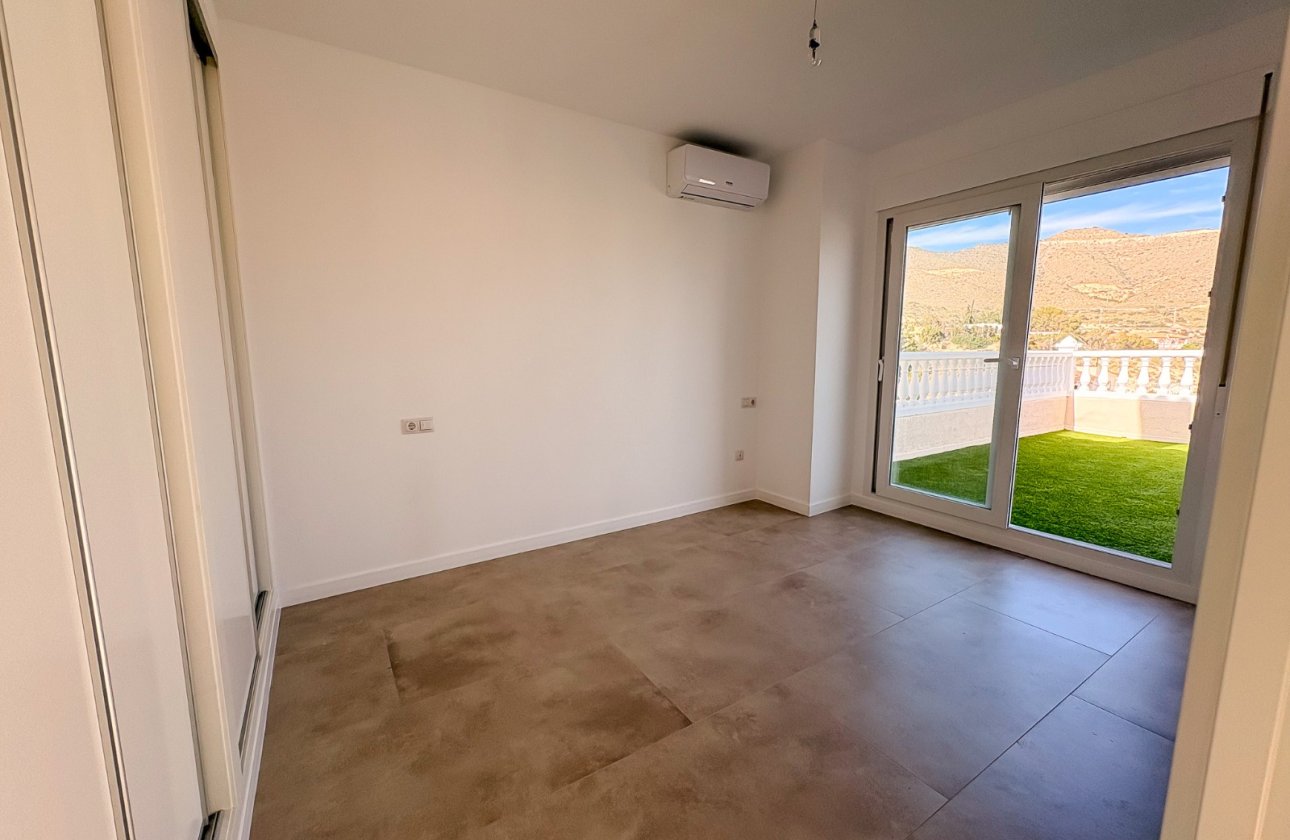 Reventa - Villa / Semi detached - El Campello - Pueblo Acantilado - Venta Lanuza