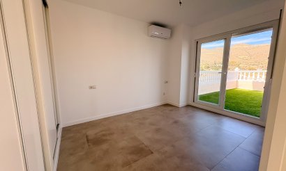 Reventa - Villa / Semi detached - El Campello - Pueblo Acantilado - Venta Lanuza