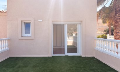Reventa - Villa / Semi detached - El Campello - Pueblo Acantilado - Venta Lanuza