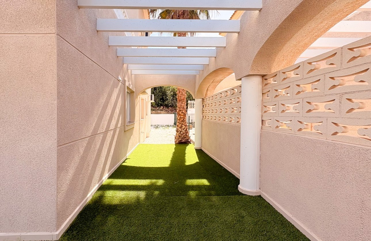 Reventa - Villa / Semi detached - El Campello - Pueblo Acantilado - Venta Lanuza